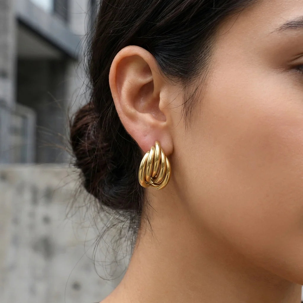 FUSION - Boucles d’Oreilles Entrelacées Demi-Anneaux